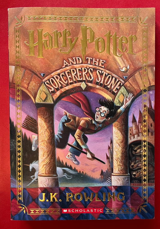 Harry Potter and the Sorcerer's Stone Book I (1)